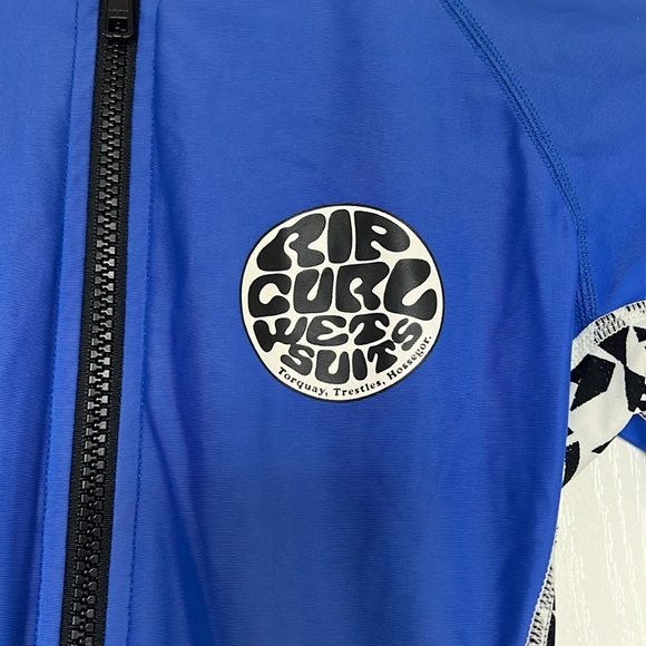 Rip Curl rash guard with zipper size small - Picture 2 of 7